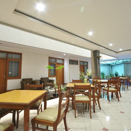 โรงแรมจาร์โยตา บันดุง ภายนอก รูปภาพ
