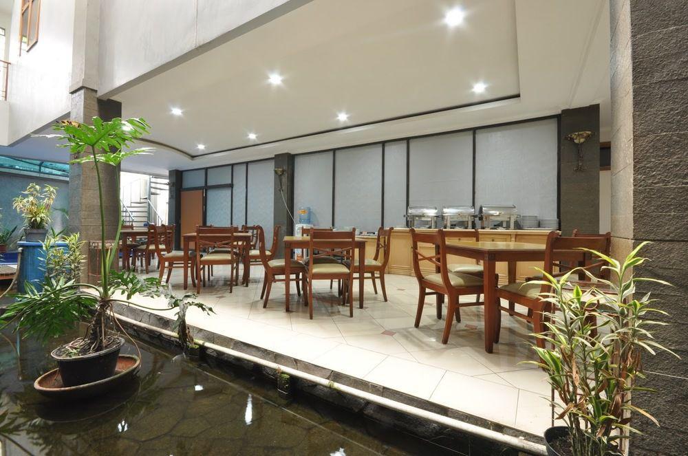 โรงแรมจาร์โยตา บันดุง ภายนอก รูปภาพ